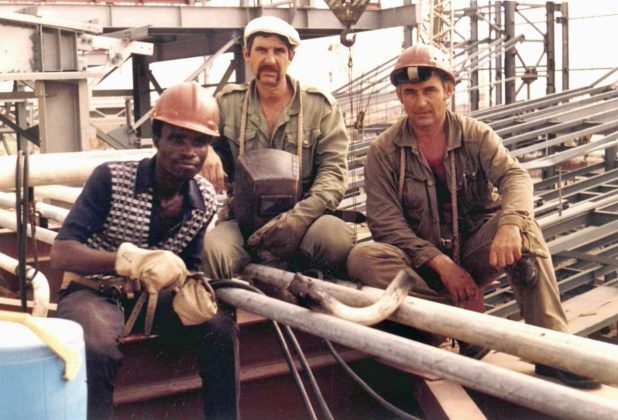 Петр Лепёхин на металлургическом комбинате в Аджаокуте (Нигерия) в 1988 году