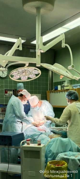 Операция пациента с онкопатологией в Межрайонной больнице № 1 при участии онколога-хирурга Александра Романова из Республиканского онкологического диспансера. Апрель, 2022 год.